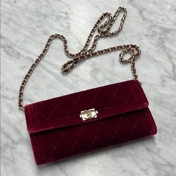 CHANEL Burgundy Quilted Velvet Chain Crossbody Boy Wallet - Picture 1 of 13